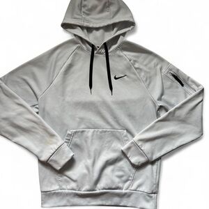 Unisex Nike Athletic White Active Therma
Fit Polyester Classic Hoodie Size Small